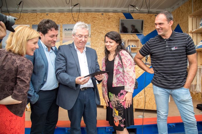 Presentación programa piloto en playa de Zarautz