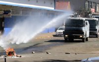 La Policía de Zimbabue dispersa con gases lacrimógenos una manifestación opositora