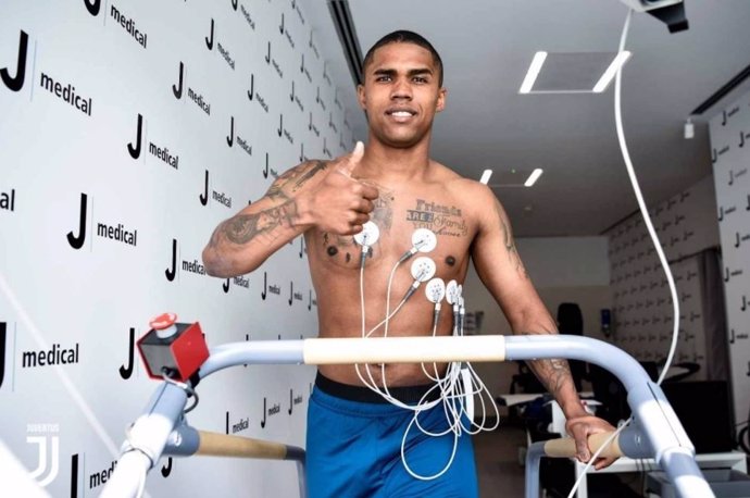 Douglas Costa jugará cedido en la Juventus de Turín