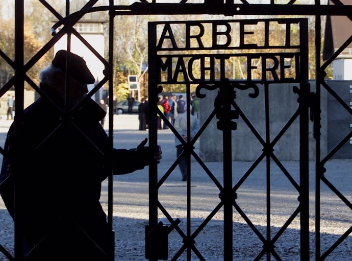 Puerta del campo de concentración de Dachau