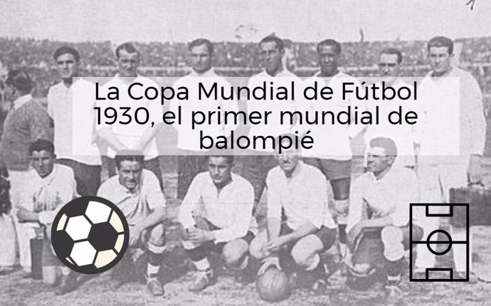 La selección uruguaya en un partido del mundial de fútbol de 1930