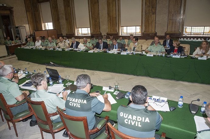 Zoido preside el Pleno del Consejo de la Guardia Civil 