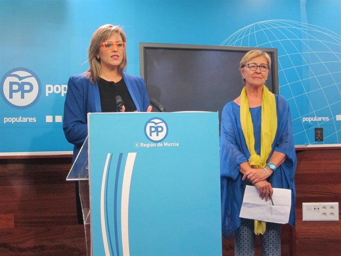 Fina Marín en rueda de prensa junta a Pelegrín