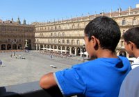 Los 23 niños saharauis que pasarán el verano en Salamanca ya disfrutan de la ciudad