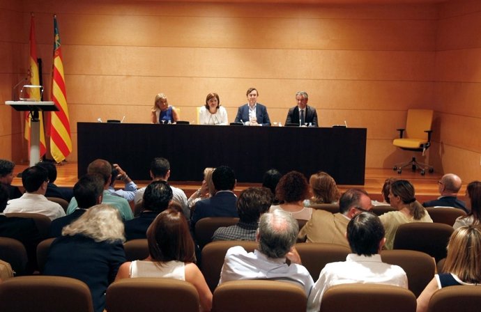 Rafael Hernando en una sesión de trabajo con el PPCV