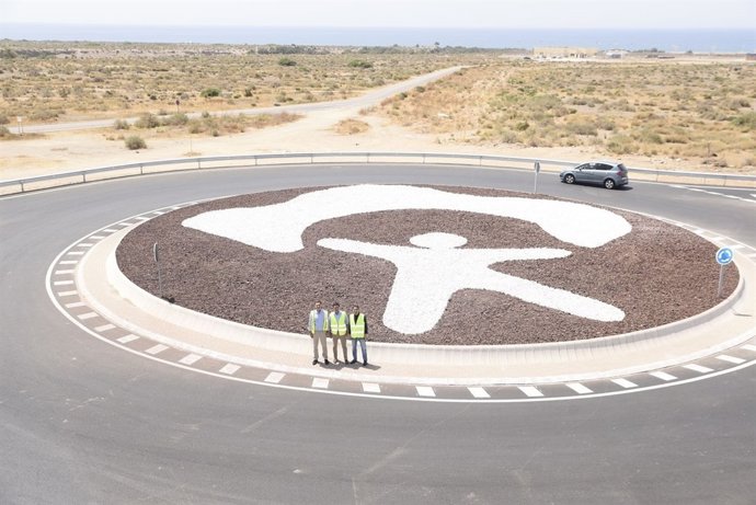 El Indalo de 'Costa de Almería', imagen de la nueva glorieta en El Alquián.
