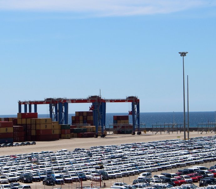 Terminal noatum puerto de málaga marítimo grúas toneladas contenedores