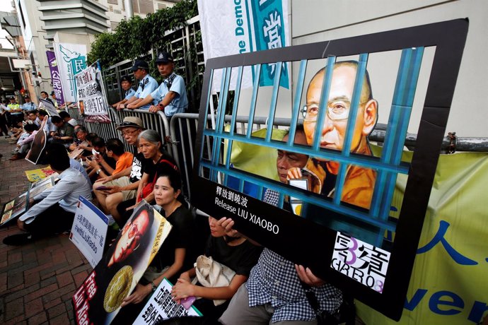 Activistas pidiendo la liberación de Liu Xiaobo