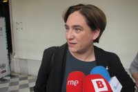 Colau asumirá la decisión que tomen sus bases para el 1-O con una consulta en septiembre