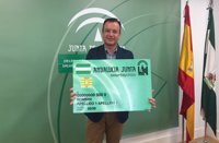 La Tarjeta Andalucía Junta sesentaycinco permite un ahorro de 45 millones desde su puesta en marcha