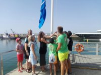 El puerto de Mazagón luce la bandera azul concedida por su gestión y calidad medioambiental