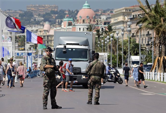 Vigilancia en el Paseo de los Ingleses de Niza