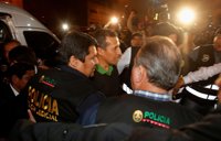 El expresidente de Perú Ollanta Humala y su esposa ingresan en el calabozo del Poder Judicial