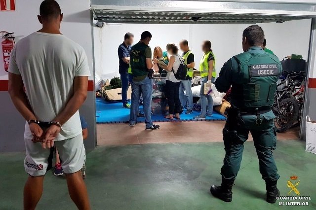 Agentes de la UCO en su intervención en Jávea