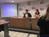 Urizar (EA) acusa al PNV de "mirar a España" en lugar de trabajar por la "liberación" de Euskadi