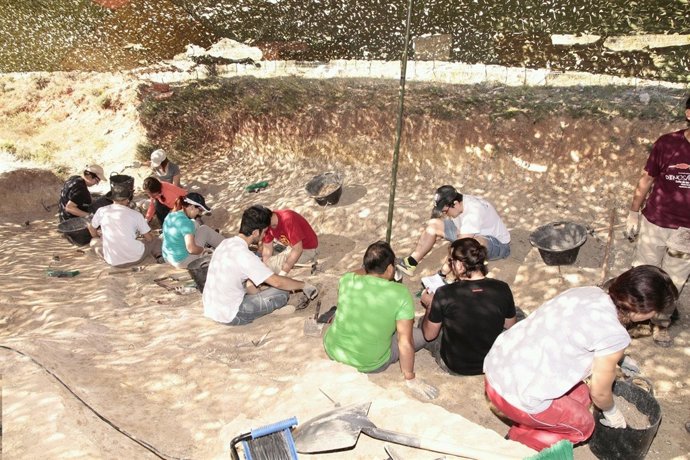  Burgos: Un Momento De La Excavación En Torrelada