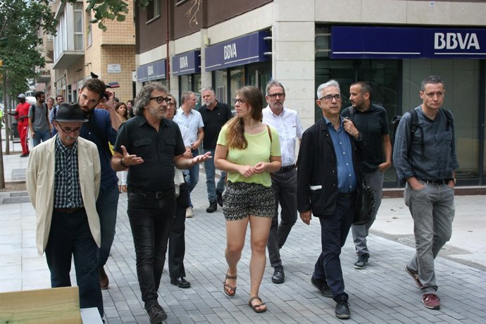 Al centre, la tinent d'alcalde Janet Sanz i el regidor Josep Maria Montaner