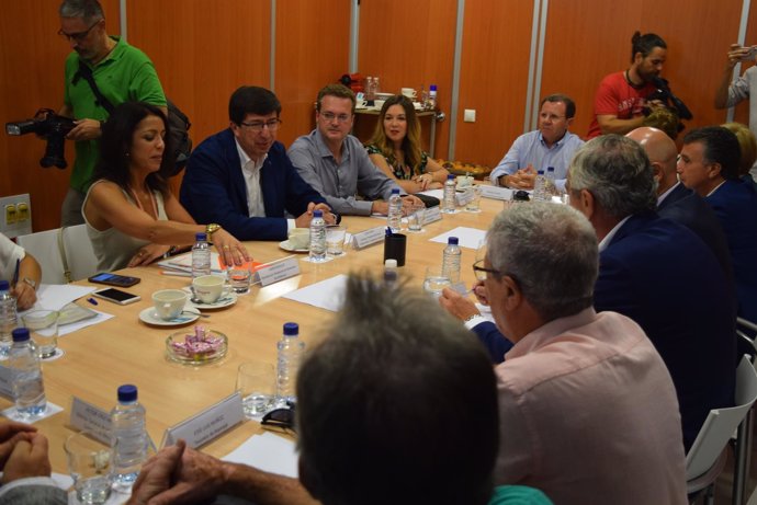 Momento de la reunión entre Ciudadanos y la patronal de Almería