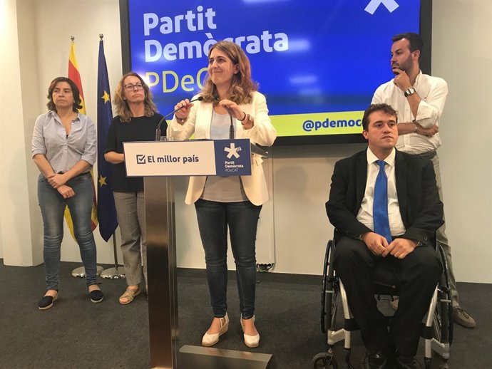 M.Pascal i D.Bonvehí amb altres membres de l'executiva del PDeCAT