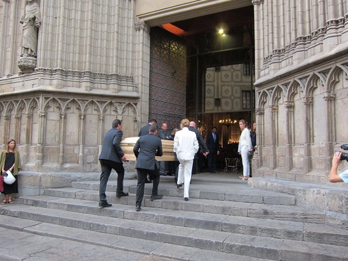 Centenars de persones s'acomiaden da Joaquim Molins                    