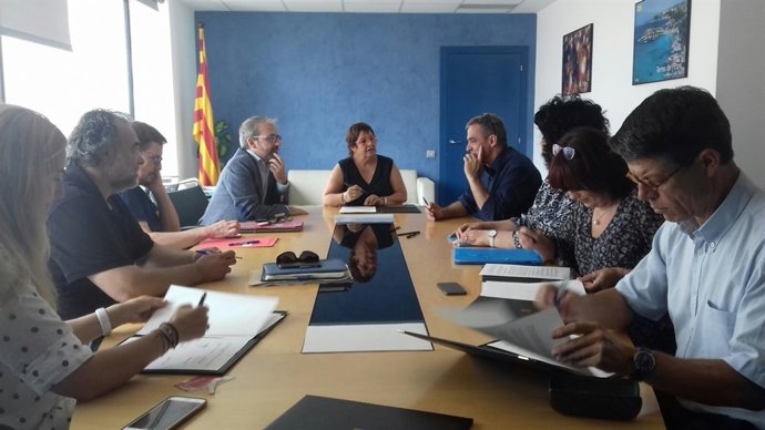 La consellera D.Bassa i representants de federacions de CET