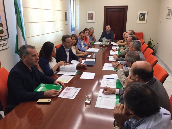 Reunión de López con colectivos de Jaén