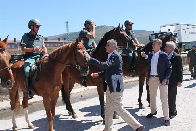 La Guardia Civil colabora en la campaña contra incendios en Galicia.