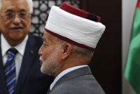 La Policía israelí detiene al gran muftí de Jerusalén