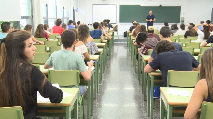 Alumnos valencianos en las pruebas de la Selectividad 