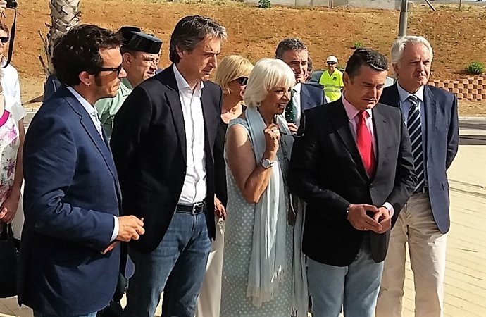 De la Serna, con Kichi, Teófila Martínez y Antonio Sanz