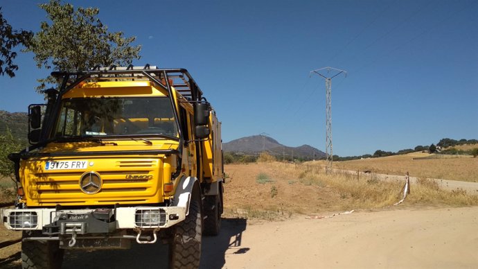 Un camión del Infoex en el incendio de Arroyo