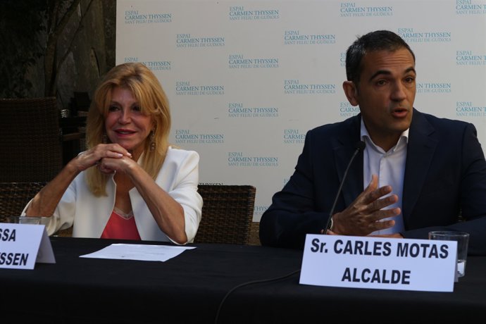 La baronessa C.Thyssen i l'alcalde C.Motas