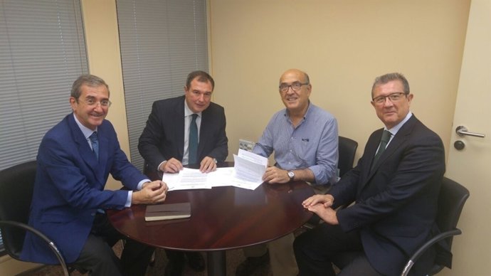 Acuerdo entre CajaSur y Proyecto Hombre Sevilla