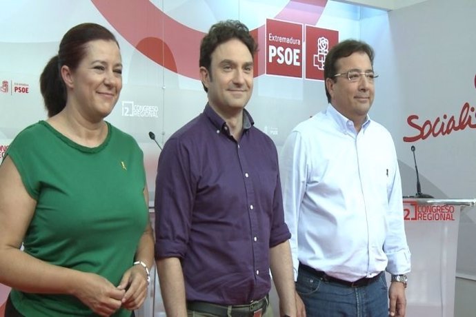 Eva Pérez, Enrique Pérez y Guillermo Fernández Vara, en el debate del jueves