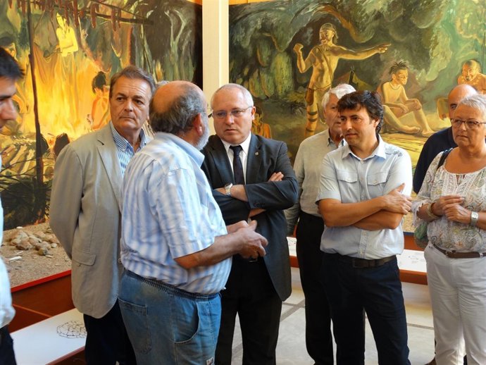 El conseller Lluís Puig visita Serinyà (Girona)