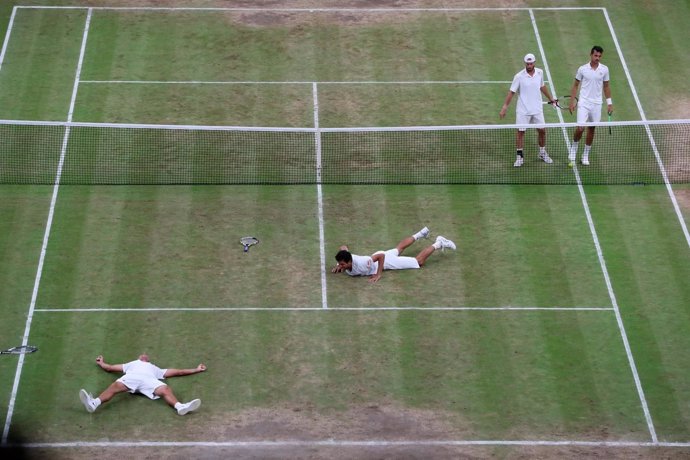 Lukasz Kubot y Marcelo Melo en la final de dobles de Wimbledon