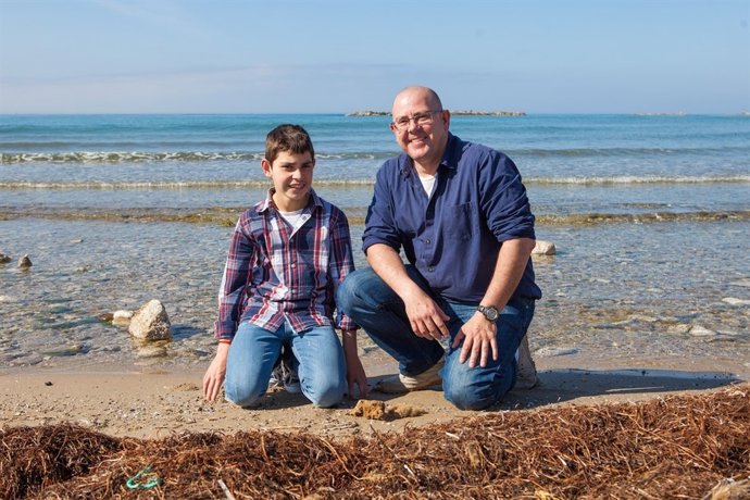 Pablo Ruiz y su hijo Sergio, guardianes del mar