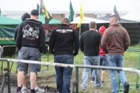 Más de 4.000 neonazis toman un pueblo alemán para un concierto