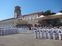 Felipe VI entrega en Marín los Reales Despachos a 196 nuevos oficiales de la Armada