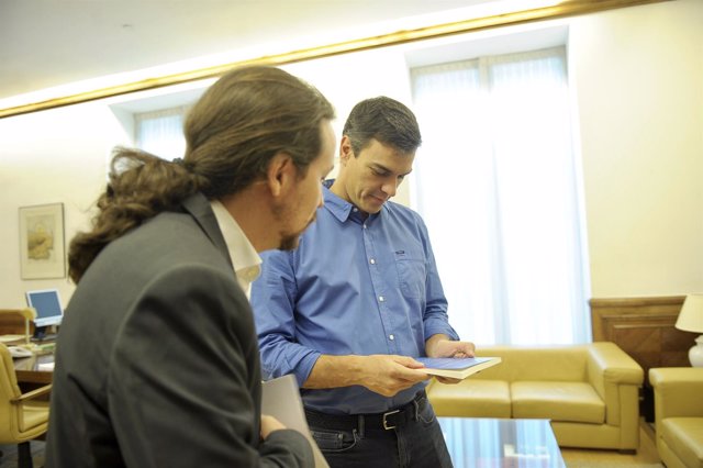 Reunión de Pablo Iglesias y Pedro Sánchez en el Congreso