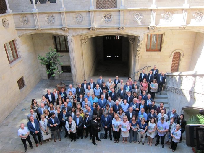 Firma del Pacto de la Reforma Horaria, con Carles Puigdemont