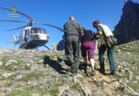 Rescatada una montañera que sufrió un esguince en Collado Jermoso