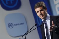 Pablo Casado acusa a Podemos de justificar "la historia de ETA", "lo que pasa en Venezuela" y "el desafío secesionista"