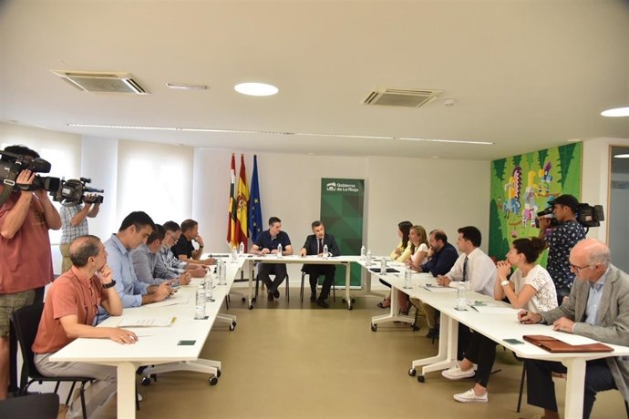 Escobar preside la reunión de la Comisión