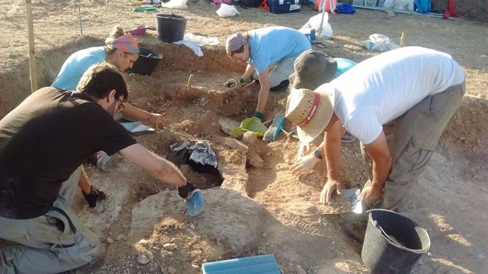 Hallan un asentamiento de hace 3.000 años en un yacimiento de Sena (Huesca)