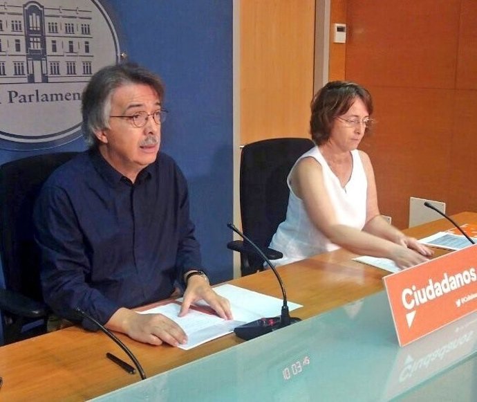 Pericay y Olga Ballester en una rueda de prensa 
