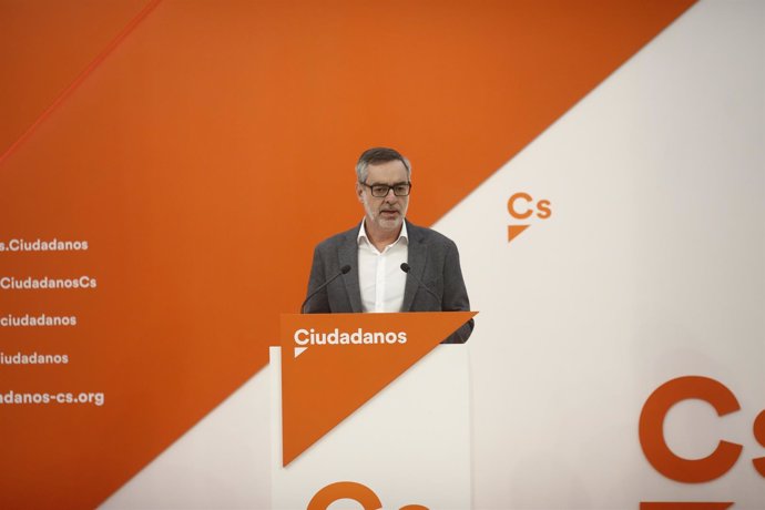El secretario general de Ciudadanos, José Manuel Villegas, ofrece una rueda