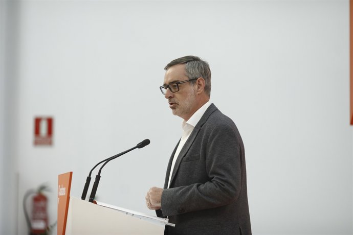 El secretari general de Ciudadanos, José Manuel Villegas, ofereix una roda