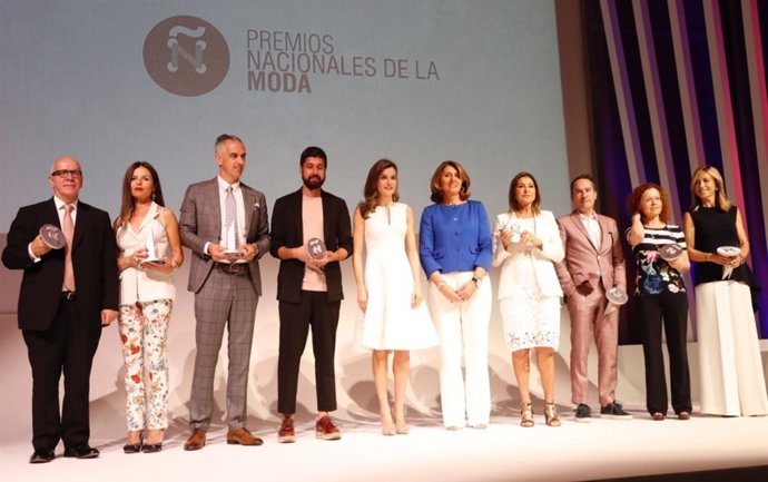 Reina Letizia preside la IV edición de los Premios Nacionales de Moda