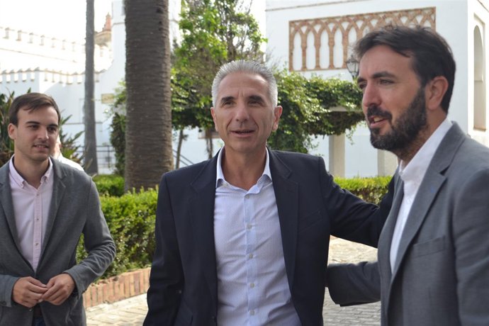 Visita Del Consejero De Cultura De La Junta A Tarifa